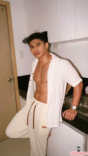 Trai đẹp philippines body chuẩn men - mông to đầy đặn