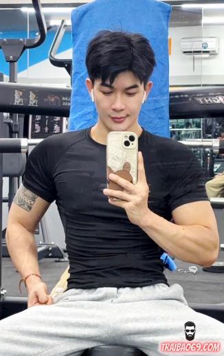 Đẹp trai 69 giỏi - da trắng, ngoại hình gym cân đối ưa nhìn