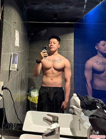 Boy gym cao ráo sạch sẽ - mông bự chịch cực sướng
