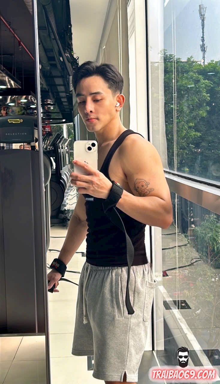 Boy người mẫu ảnh đi khách tại gia  - cu bự, làm tình dẻo dai