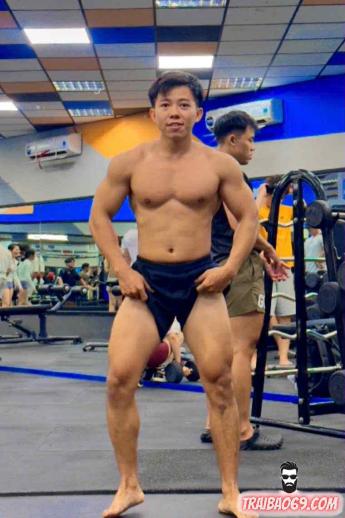 Trai pt gym body cực nét - cu 18cm chơi cực sướng