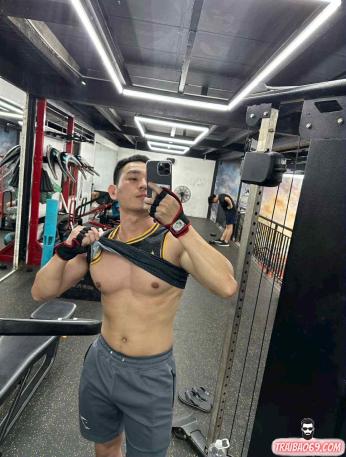 Boy men chuyên top, hàng bự ngon - cơ bắp đẹp mátxa ok