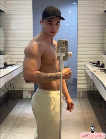 Trai đẹp chuyên bot, body gym chuẩn - mông to - thông đít cực phê