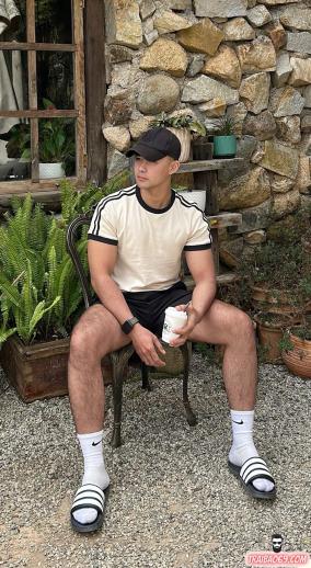 Boy lông rậm rạp massage bài bản, trên dưới đủ kiểu