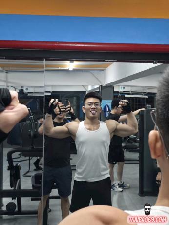Trai gym body rõ nét phục vụ tận nơi - thư sinh nam tính ngoan hiền Trai gym body rõ nét phục vụ tận nơi - thư sinh nam tính ngoan hiền