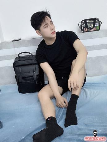 Call boy xinh xắn, hàng chuẩn đẹp - da trắng mịn màng