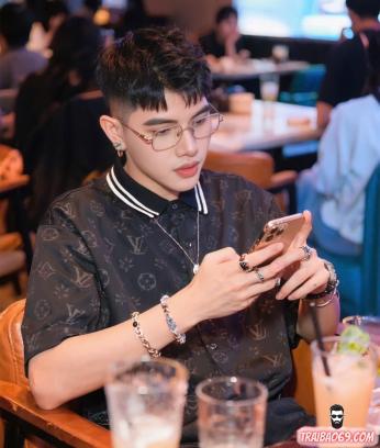 Bot xinh mình dây cu to, nước da trắng sáng - nhiệt tình chăm chỉ